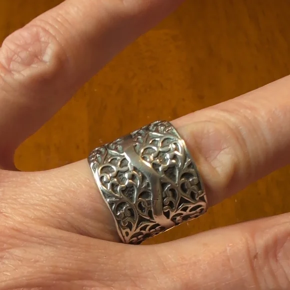 Silpada Intricate Silver Ring - Picture 2 of 3